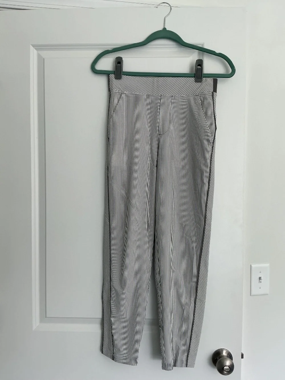 Athleta Brooklyn Textured Ankle Pant City Stripe Size 0P - Picture 2 of 4